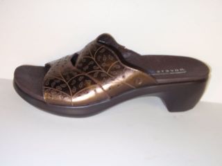 ARAVON PETRA BRONZE LEATHER MULE