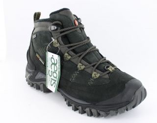 Mens Merrell Boots. Style Quark Mid. Colour Black. Lace Up. J87923.