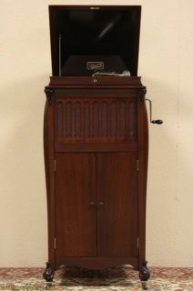 Silvertone  1920 Wind Up Phonograph Record Player
