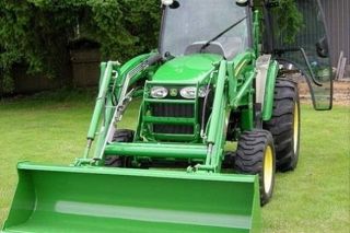 2009 John Deere 4720 Tractor and Accessories