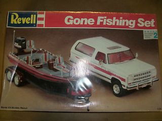REVELL Gone Fishing Dodge Ramcharger With Ranger Bass Boat Model Kit 