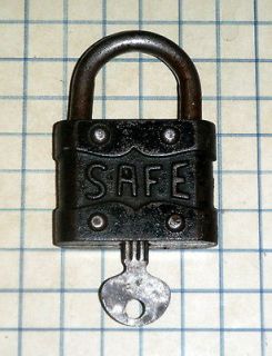 Antique Vtg old Cast Iron SAFE Padlock & Flat Warded Skeleton Key Lock 
