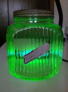 DEPRESSION HOCKING HOOSIER VASELINE URANIUM Green Glass COOKIE JAR 