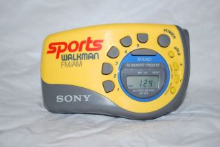 sony armband radio in Portable AM/FM Radios