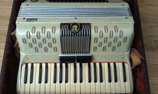  ACCORDIAN BY SOPRANI MADE IN ITALY MOTHER OF PEARL W/ HARD CASE 