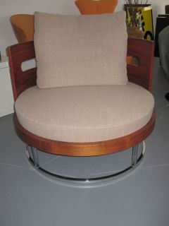 round swivel chair in Chairs