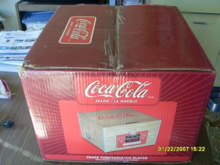 NEVER BEEN USED COKE COCA COLA WOODEN CRATE CLOCK RADIO/TURNTABLE/CD 