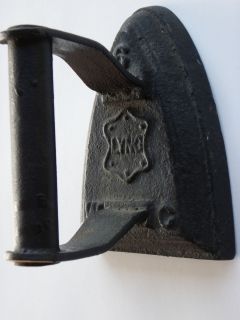 Antique/Vintag​e Sad Iron #6 Marked W C & Lyng