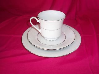 Vtg Crown Ming Fine China 3 pcs Coffee/Tea Cup Saucers Lace Pattern 