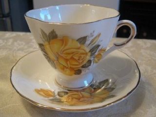   WINDSOR SHABBY~CHIC YELLOW ROSES ENGLISH TEA CUP SAUCER SET EXCELLENT