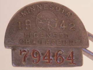memorabilia pin 1942 minnesota chauffeur registered license tag pin 