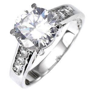   18K White Gold 2.6ct Simulated Diamond Engagement Ring Size 7   G22