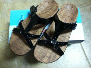NEW Orthaheel SEASIDE Womens Size 7 Black Croc Sandal Flip Flop Shoes