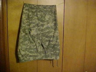 MILITARY ACU CAMO PANTS, MED   REG, USED, GREAT CONDITION.