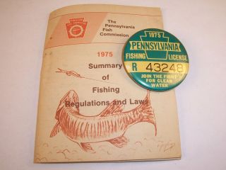 1975 PA FISHING LICENSE BUTTON/PIN WITH REGULATIONS BOOKLET