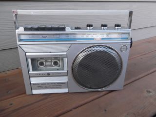 Vtg GE General Electric Radio Cassette Boombox 3 5245A Long Range AM 