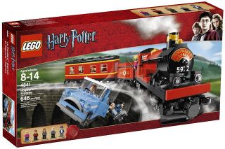 LEGO Harry Potter Hogwarts Express (4841) in Harry Potter
