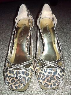 Rockabilly Pin up punk goth exotic leopard print gold open toe heels 