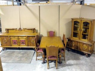   European Dining Set w Table, 6 Chairs, Buffet & China Hutch Xclnt Cond
