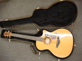 Taylor 514 CE Acoustic elect​ric guitar w/original case