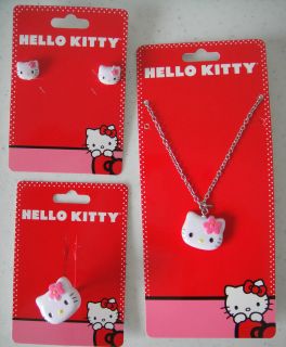 hello kitty necklace in Clothing, 