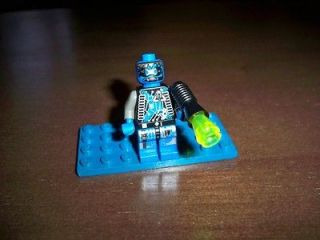 Lego Minifig Space Alien UFO Insectoid Droid Robot Minifigure #3 with 