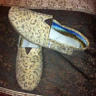 TOMS   Leopard Print *RARE* (Size 8) ***GREAT USED CONDITION***