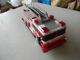 ROAD RIPPERS 1995 FIRETRUCK WITH LIGHTS AND SOUNDS WORKS GREAT WOW L 