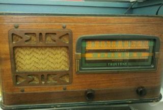 Vintage 1930s Truetone wooden art deco tube radio project