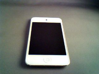 Apple iPod Touch 4th Generation 8GB   Good Condition White  Player