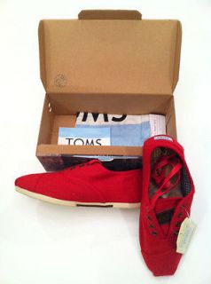 TOMS SHOES RED WOOL WOMENS CORDONES. SZ 7. NEW IN BOX.