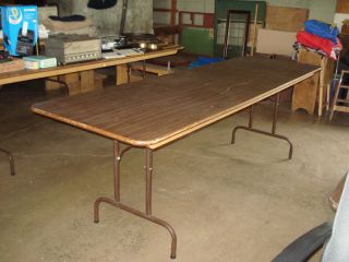 DISPLAY FOLDING LEGS    BANQUET  YARD PARTY   TABLES
