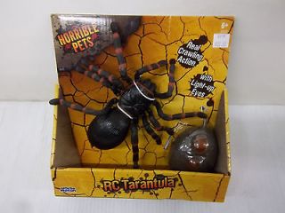 UNCLE MILTON RC TARANTULA REMOTE CONTROL LIGHT UP EYES AND CONTROLLER 