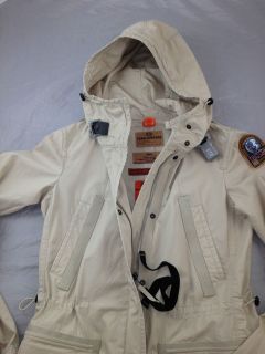   Womans Khaki Waterproof Cargo Light Jacket Shell( Small) $575