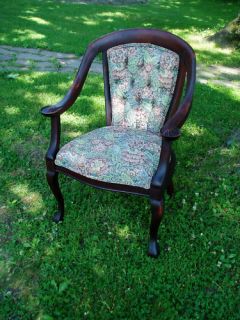 SWEET ANTIQUE SHELL CARVED VICTORIAN PARLOR ARM CHAIR