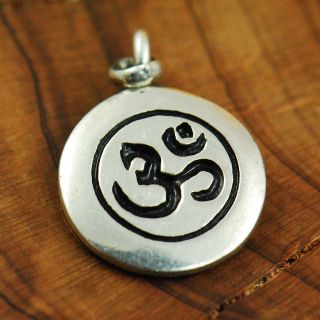 Sterling Silver   Round Ohm Om Yoga Peace   Charm Pendant YP721