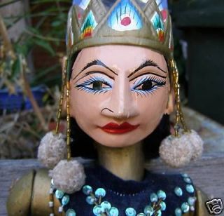 VINTAGE HAND CRAFTED HAND PAINTED WOODEN ASIAN STICK PUPPET DOLL