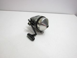 ZEBCO 20/10 MADE IN USA CLOSED FACE CASTING FISHING REEL