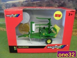 BRITAINS BALE WRAPPER & BALES 1/32 42882 *BOXED & NEW* NEW RELEASE