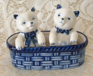   Delft Blue Ceramic Cats KITTENS in Basket Salt & Pepper Shaker Set