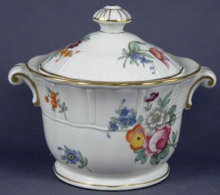 BERNARDAUD & Co. FRENCH LIMOGES, LE TRIANON Covered Sugar Bowl