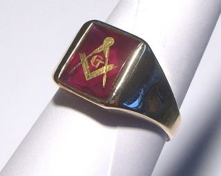Vintage Mens Masonic Ring with Ruby Stone