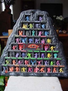 1994 MONSTERS IN MY POCKET COMPLETE SET 48 MEXICAN FIGURES WITH 