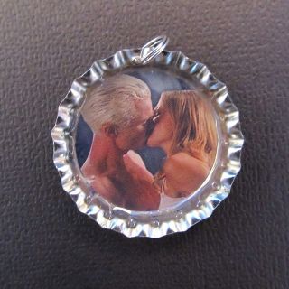 Buffy the Vampire Slayer Spike & Buffy kiss charm necklace