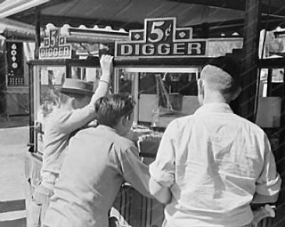 Digger Crane Game 5 Cent Arcade Claw 1940s California Fair Reprint 