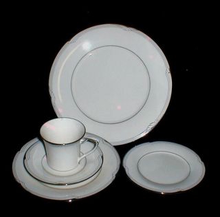 NORITAKE STERLING COVE 5 PIECE PLACE SETTING (S) MINT CONDITION