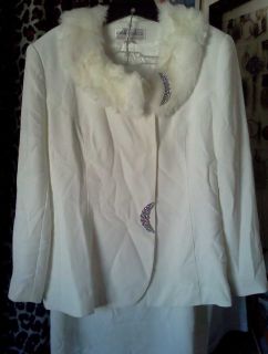 Donnavinci /Donn Avinci /Donna Vinci White 2PC suit Removable collar 