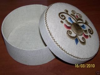 Hand embroidered Hungarian folk dresser box w/ lid