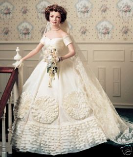Franklin Mint  Jacqueline Kennedy Porcelain Wedding Bridal Doll 
