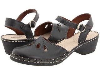 New in box womens Eastland Mama Mia closed toe sandals size 8 shoes 